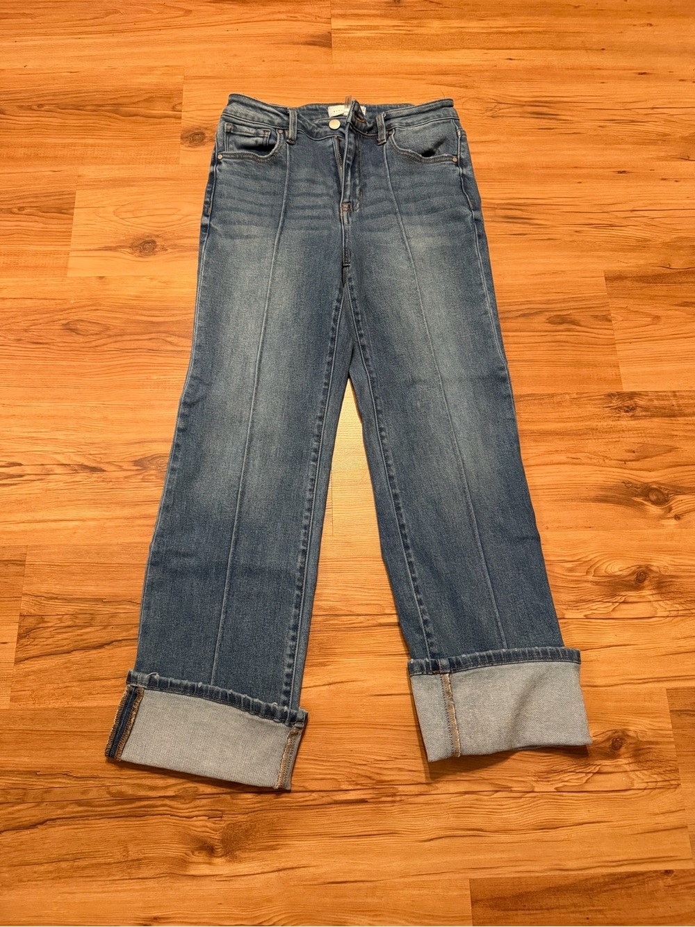 Women’s Straight-Leg Jeans in Medium Blue - Classic Denim